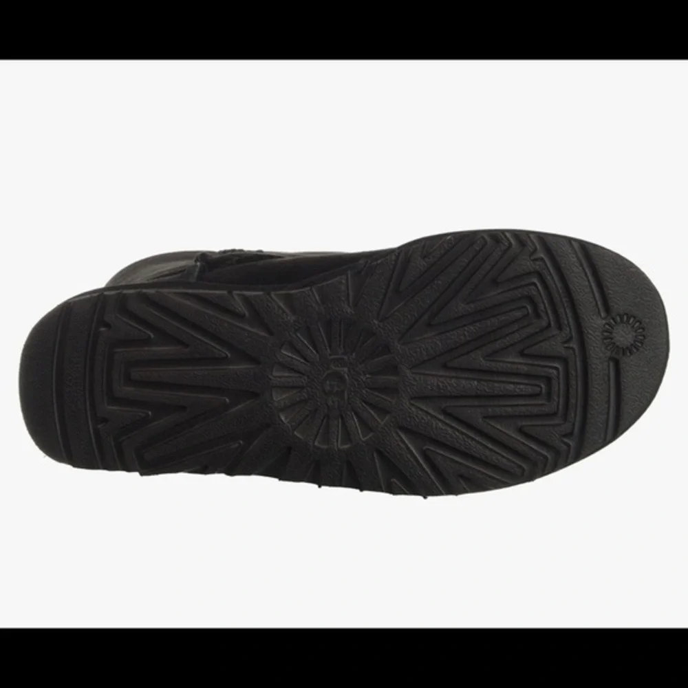 UGG Bailey Button Triplet Ii Winter Boot